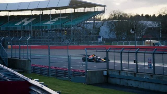 Oracle Red Bull Racing Simulator | Runs on Oracle Cloud смотреть онлайн