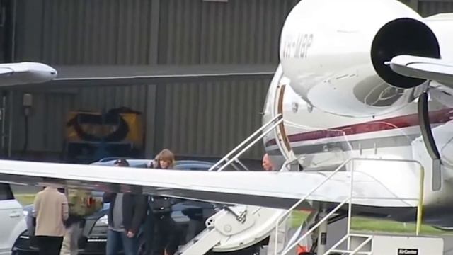 5 Minutes Ago : Taylor Swift & Travis Kelce SPOTTED in Sydney TODAY смотреть онлайн