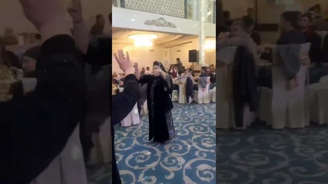 Олмаликда Озодахон угли Одилбек Мадинабонуни никох туйи. Хоразмча кушиклар. 8 марть. 97 362 33 06 смотреть онлайн