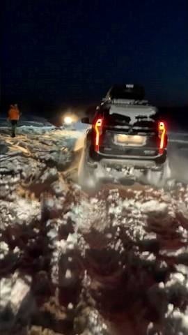 Pajero Sport первым пробивает дорогу в тундре смотреть онлайн