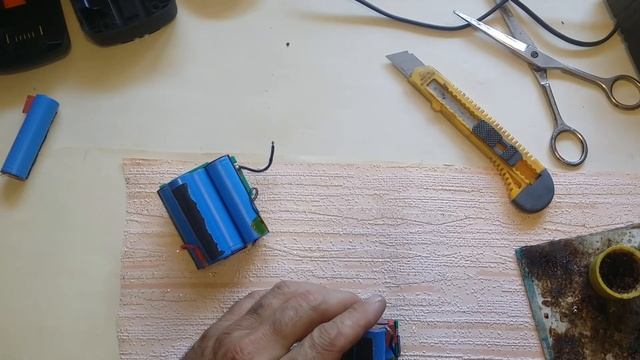 Шуруповёрт STURM! Мигает красный светодиод смотреть онлайн