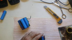 Шуруповёрт STURM! Мигает красный светодиод