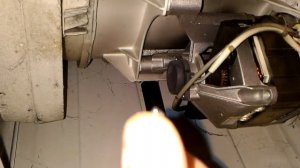 Замена щётокв стиральной машине  indesit wisl 85 Ariston самостоятельно. износ графитовых щеток