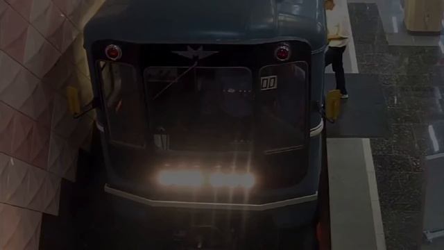 ????Редкие электропоезда 81-718/719 Харьковского и Ташкентского метрополитенов |Train 81-718/719 смотреть онлайн