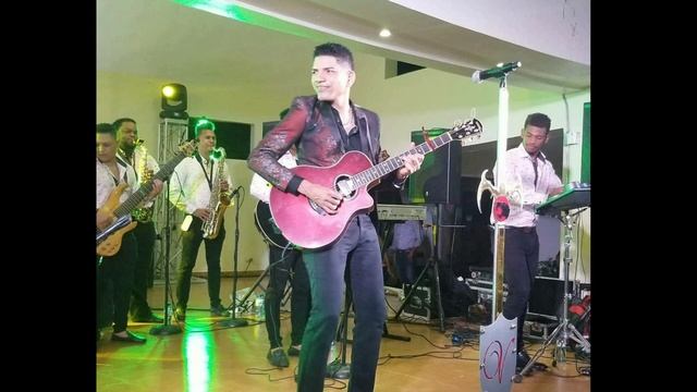 el varón de la Bachata en vivo Popurrí no podrán separarnos смотреть онлайн