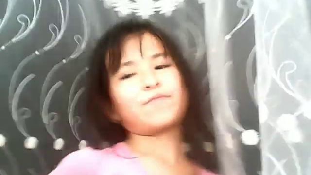 Узбек кизчасининг караокеси :) Караоке узбекской девочки :) смотреть онлайн