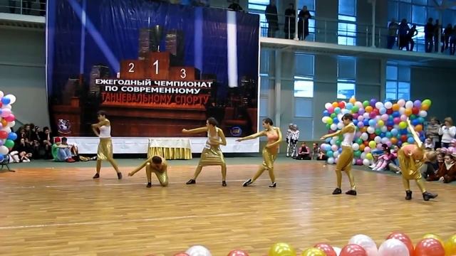 Девченки круто танцуют тектоник смотреть онлайн