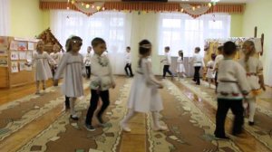 Круговой марийский танец