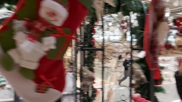 Новогодний декор, ОЛЕНЬ и прогулка | VLOGMAS #1 смотреть онлайн