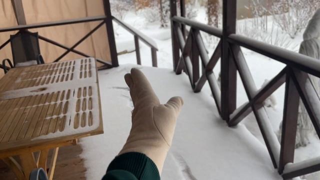 Ежегодное видео для неверящих - Самая дешевая кухня из Леруа 5-ый год зимует в открытой БЕСЕДКЕ! смотреть онлайн