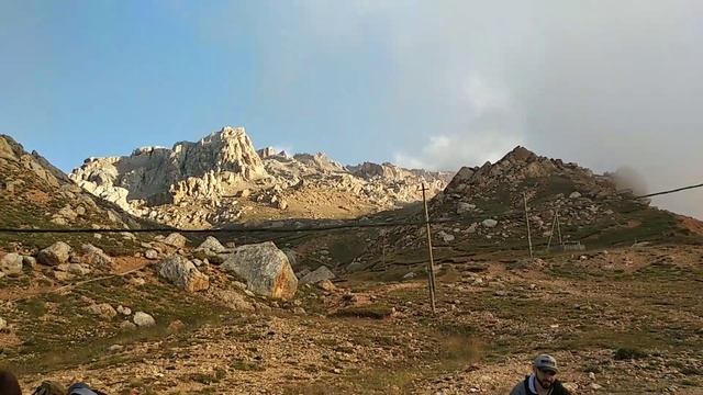 (Полу) священная гора Шалбуздаг в Дагестане, озеро Зам-Зам, приют и столовая для паломников смотреть онлайн