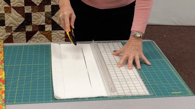 Speed cutting squares for quilts by Chris Sass of quiltfabric.com смотреть онлайн