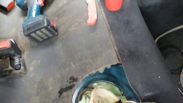 Неисправность датчика топлива. Нахождение и устранение неисправности на BMW E39 смотреть онлайн