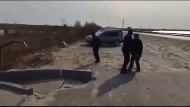 В Сургуте омоновцы крепят рыбаков пенсионеров смотреть онлайн