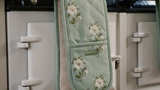 Rose | Sophie Allport смотреть онлайн