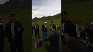 встреча одноклассников  хосрех поет шамиль