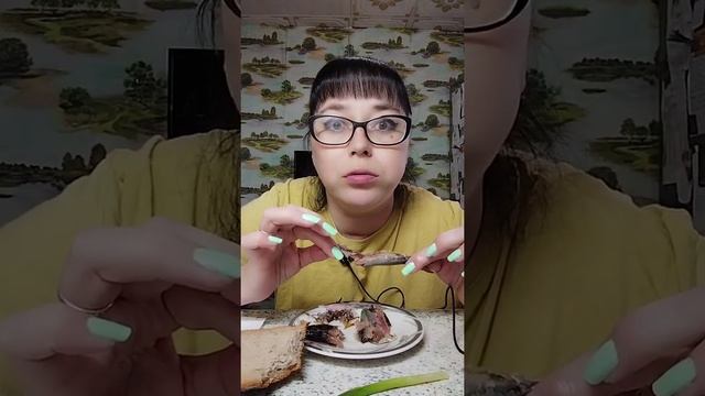 Мукбанг | Копчëная иваси | Губки куриная гузка? смотреть онлайн