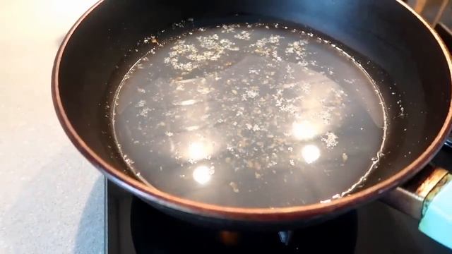 Зачем мудрые хозяйки ЖАРЯТ мыло на сковороде смотреть онлайн