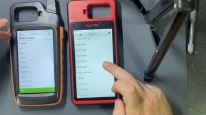 Xhorse Key Tool Max  & Autel KM100 comparison between devices
