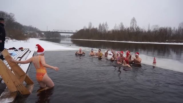 Каяк в проруби. Новый год. смотреть онлайн