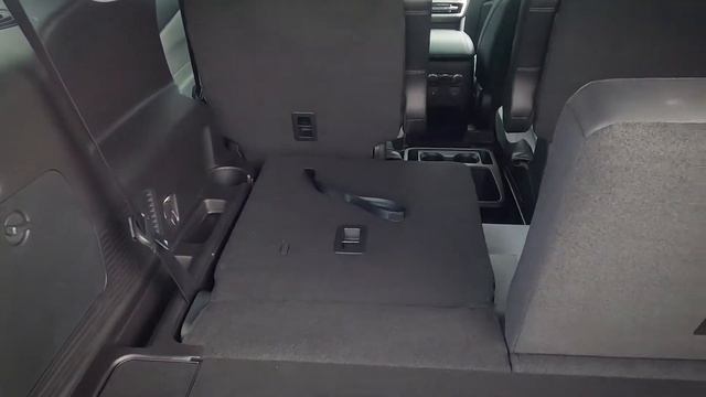 How to fold the 3rd row seats of the 2021 Ford Explorer XLT | 2021 Ford Explorer Features смотреть онлайн