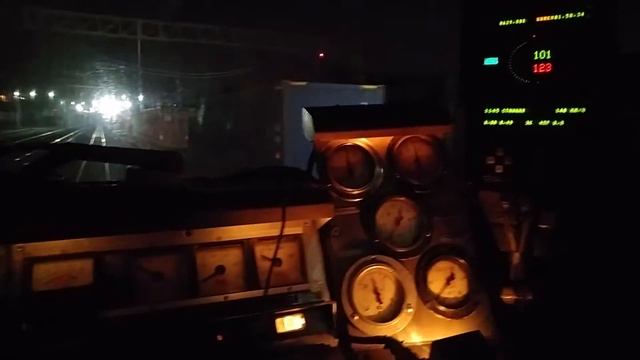 Обгон контейнерного поезда после Химок на ЧС2Т смотреть онлайн