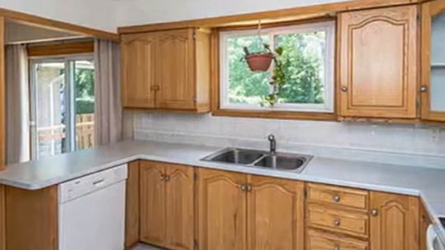 10 West St, Georgina, ON L0E 1R0 смотреть онлайн