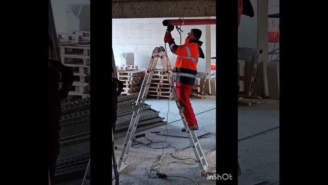 Закольцовка подъездов 108 трубой #стройка #сварка #welders #сваркатруб #сварщики #грузия #тбилиси