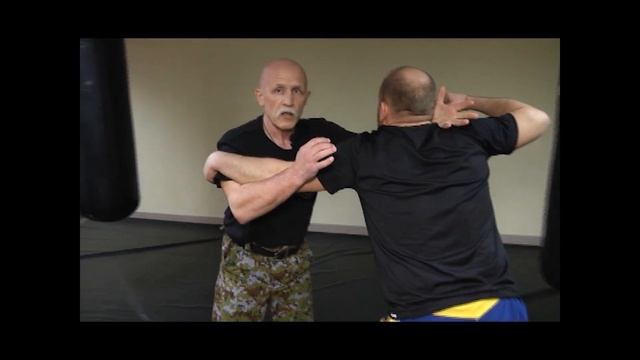 Пресечение захватов с попыткой удара.В Крючков.САО Стрела/self-defense during capture V Kryuchkov смотреть онлайн