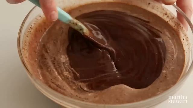 How to Make a Ganache - Martha Stewart смотреть онлайн