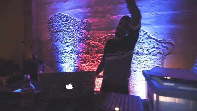 Так проходит сбор гостей на Шумах от Rave Com смотреть онлайн