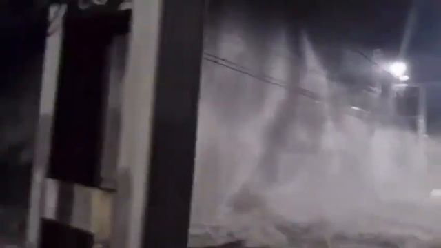Вот так выглядели ночные удары стихии по железной дороге в Сочи смотреть онлайн