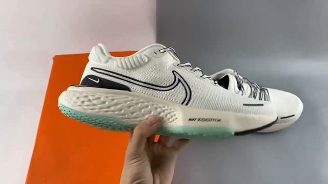 Nike ZoomX Invincible Run Flyknit 2 Sail Black Mint Foam смотреть онлайн