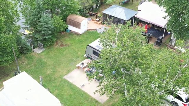 Vue aérienne de notre site au camping de La Tuque. Juin 2023 смотреть онлайн