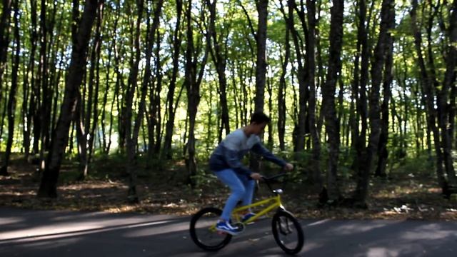 MORJSCHOOL-How to Bunny Hop 360 on BMX (Как сделать Банни Хоп 360) на БМИКС смотреть онлайн