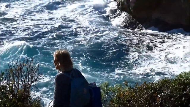 Coco Beach, Nice, "Dristige Kirsten på kanten af klipperne" смотреть онлайн