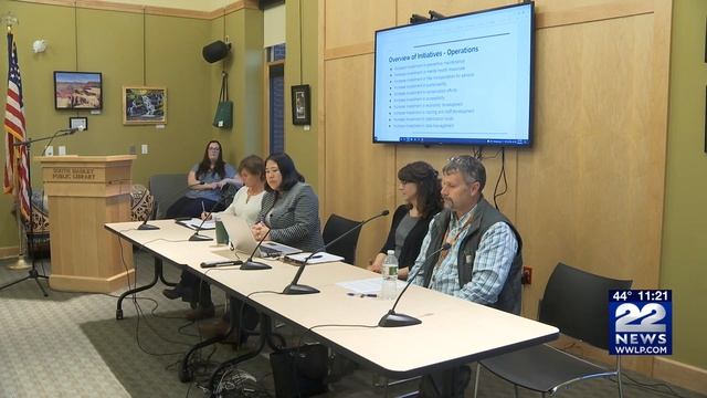South Hadley officials host community forums смотреть онлайн