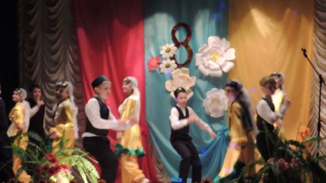 Танец на 8 марта!Татарский танец. смотреть онлайн