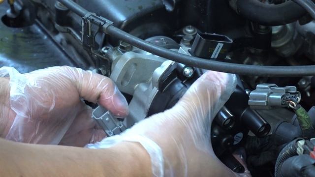 B14 1995 - 1999 Nissan Sentra Distributor Replacement смотреть онлайн