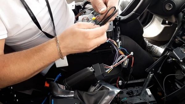 Установка мультимедийной системы в стиле tesla на opel astra j