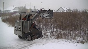 Самодельный гусеничный минипогрузчик. Завершение работы со сваркой. Пытаемся убирать снег.