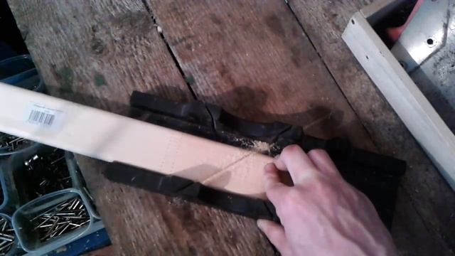 Видео: Как пилить плинтус под углом 45 градусов? смотреть онлайн