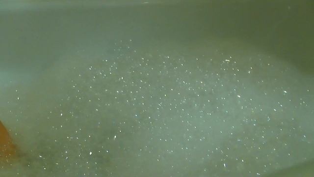 Устроили потоп! Море пены! Сколько бутылок пены поместится в ванну! смотреть онлайн