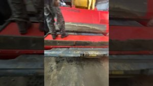 Замена ленты на обочинеукладчике