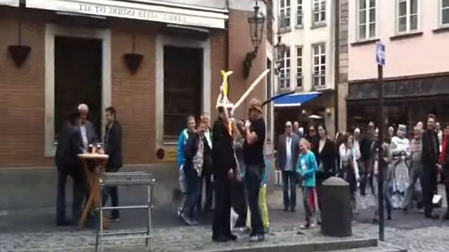 Первомай в Дюссельдорфе смотреть онлайн