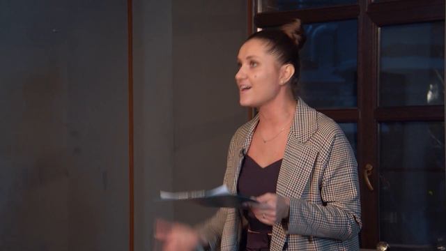 Актриса Екатерина Чилингарашвили читает текст Оксаны Щипакиной "Старый друг" смотреть онлайн