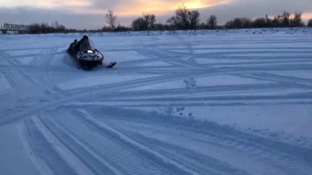 Покатульки на снегоходе смотреть онлайн