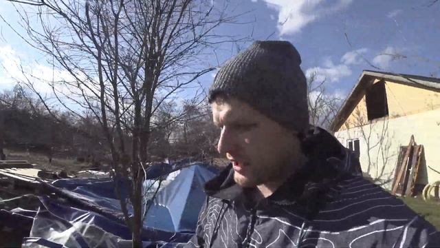 Разобрал сломанный снегом шатёр!