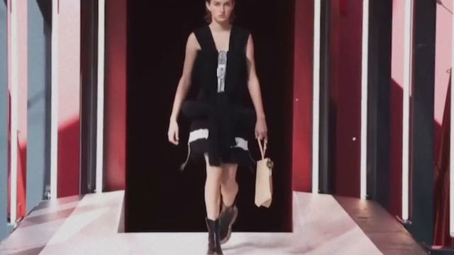 В новой коллекции Louis Vuitton увидели поддержку российской армии смотреть онлайн