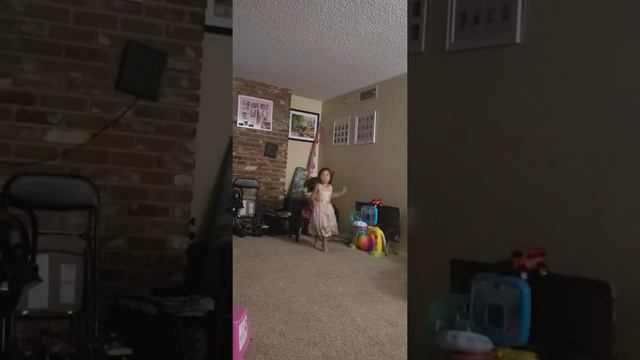 Annabelle doing the tik tok dance смотреть онлайн